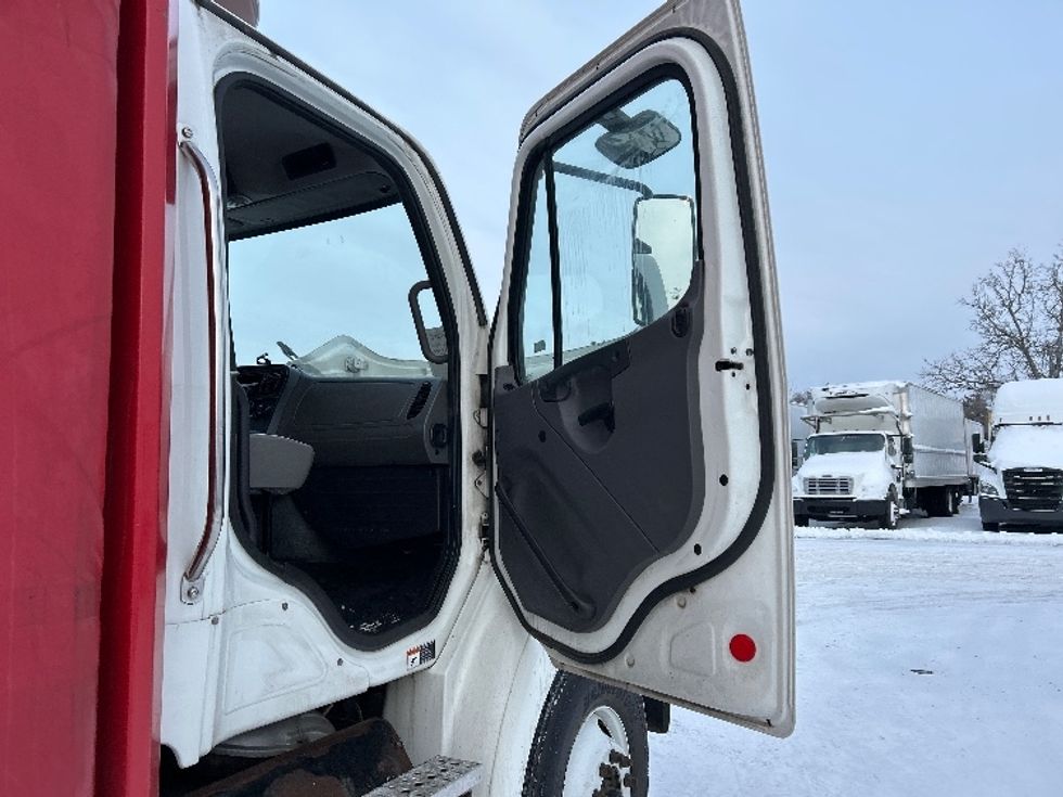 Flatbed Truck-Light and Medium Duty Trucks-Freightliner-2018-M211264S-Brooklyn Park-MN-215,152\n\t\tmiles-$ 81,000 - Image 19