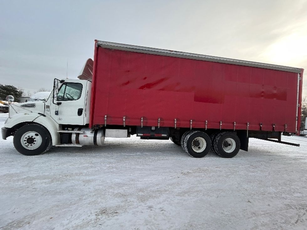 Flatbed Truck-Light and Medium Duty Trucks-Freightliner-2018-M211264S-Brooklyn Park-MN-215,152\n\t\tmiles-$ 81,000 - Image 4