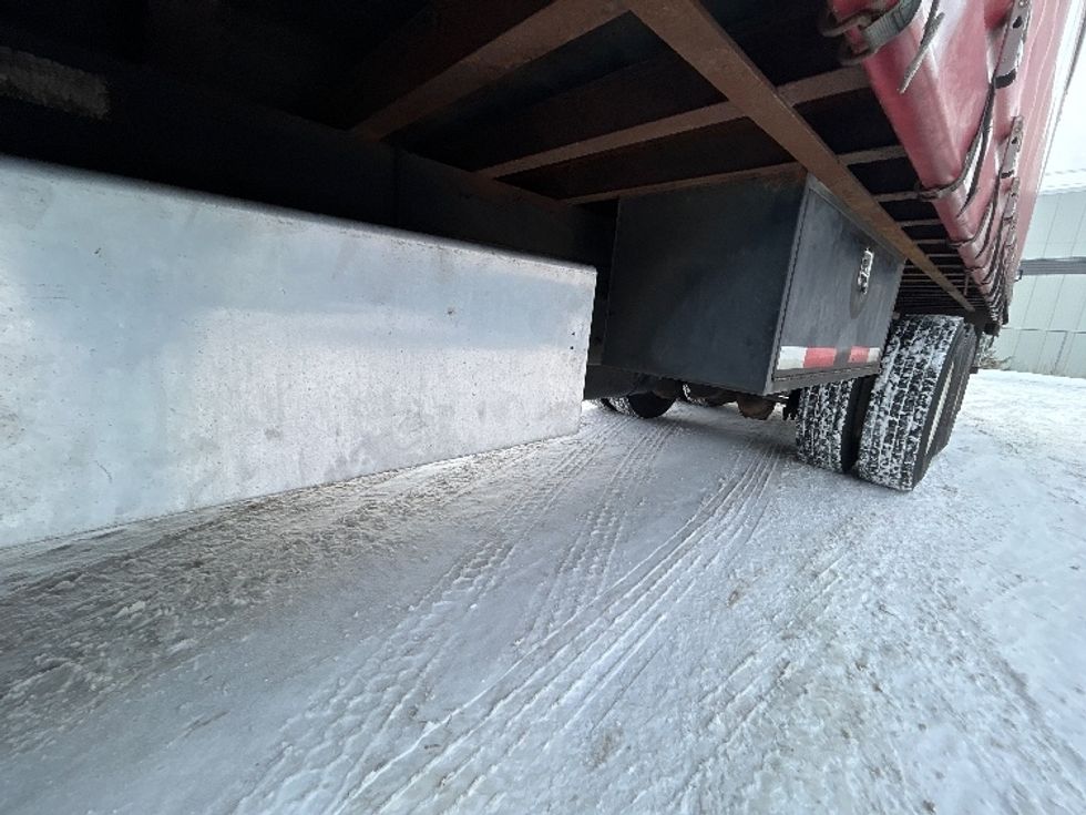 Flatbed Truck-Light and Medium Duty Trucks-Freightliner-2018-M211264S-Brooklyn Park-MN-215,152\n\t\tmiles-$ 81,000 - Image 5