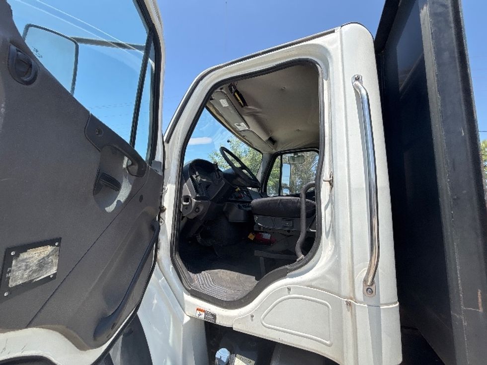 Flatbed Truck-Light and Medium Duty Trucks-Freightliner-2018-M211264S-Fontana-CA-227,156\n\t\tmiles-$ 78,000 - Image 11