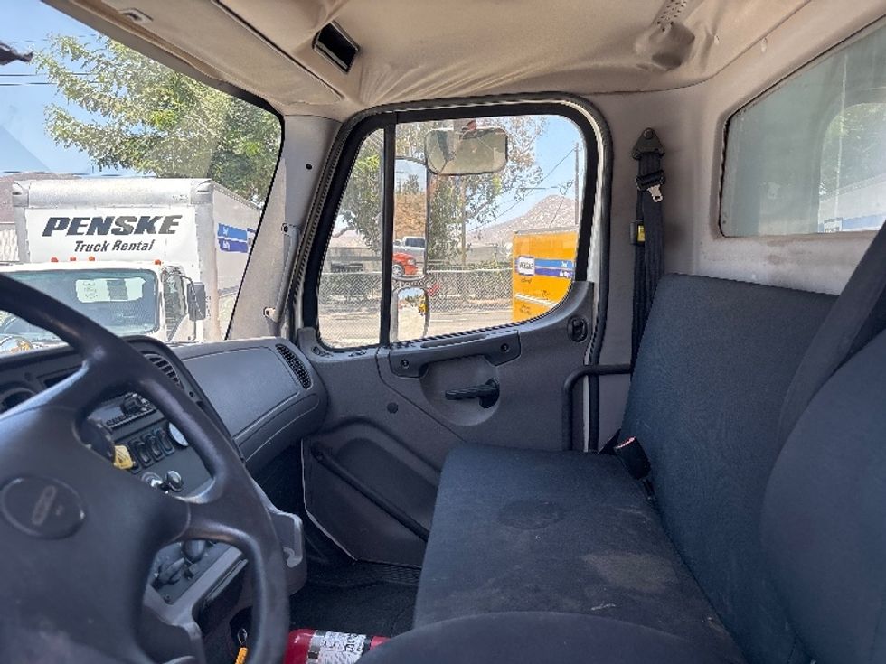 Flatbed Truck-Light and Medium Duty Trucks-Freightliner-2018-M211264S-Fontana-CA-227,156\n\t\tmiles-$ 78,000 - Image 14