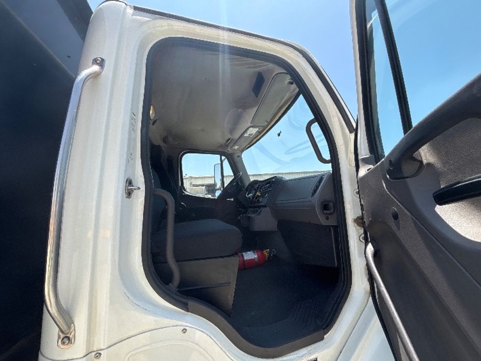 Flatbed Truck-Light and Medium Duty Trucks-Freightliner-2018-M211264S-Fontana-CA-227,156\n\t\tmiles-$ 78,000 - Image 15