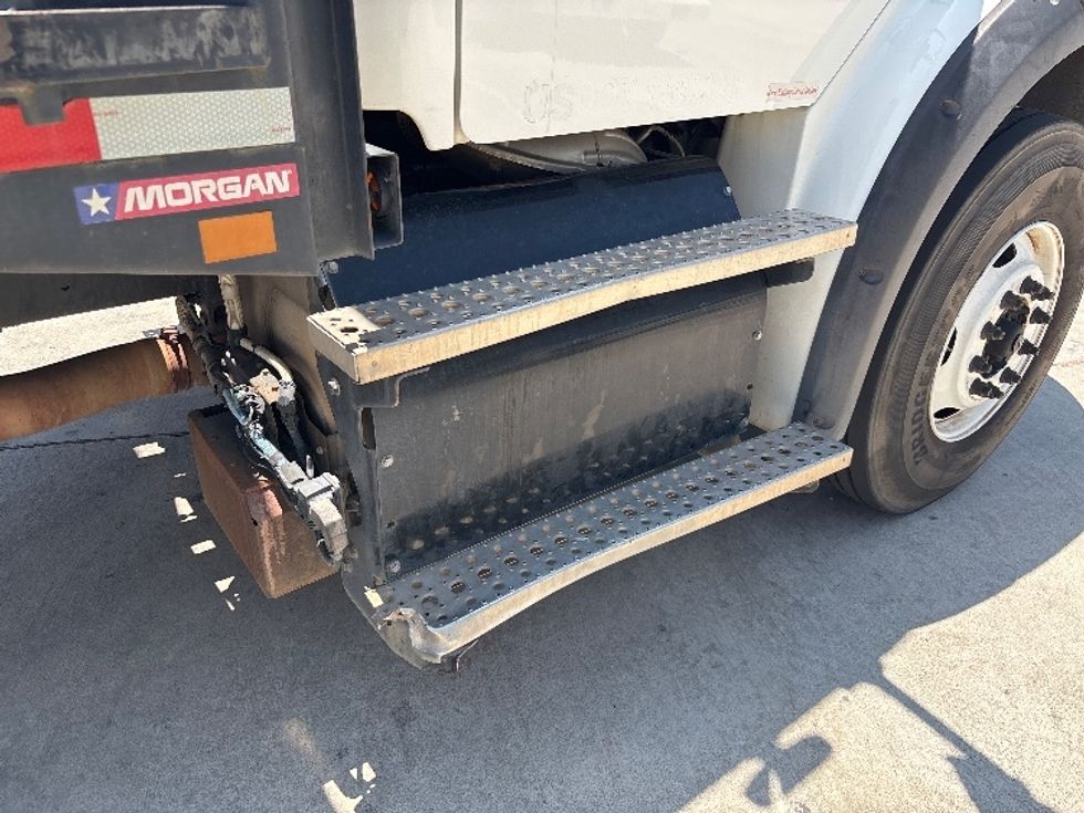 Flatbed Truck-Light and Medium Duty Trucks-Freightliner-2018-M211264S-Fontana-CA-227,156\n\t\tmiles-$ 78,000 - Image 22