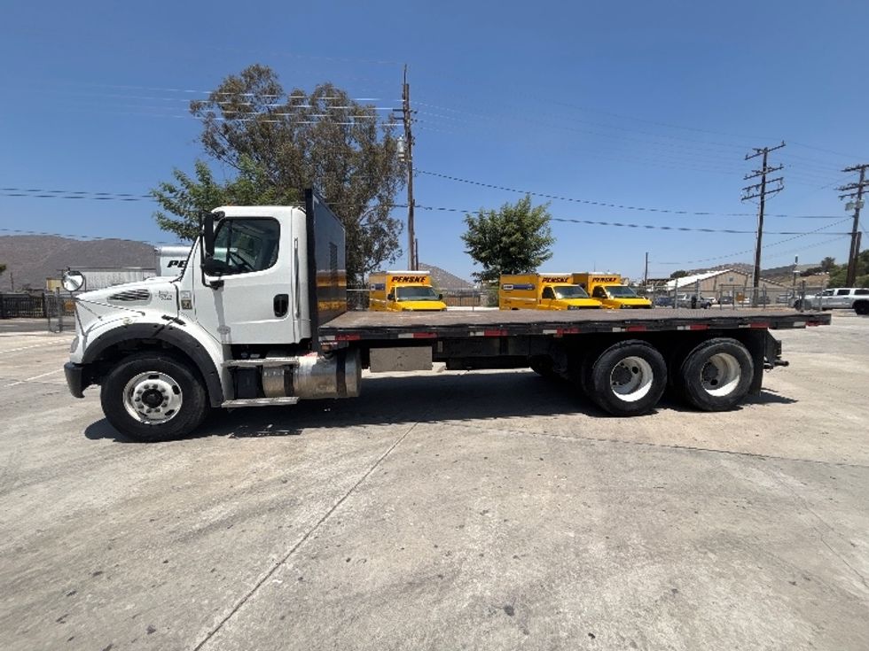 Flatbed Truck-Light and Medium Duty Trucks-Freightliner-2018-M211264S-Fontana-CA-227,156\n\t\tmiles-$ 78,000 - Image 4