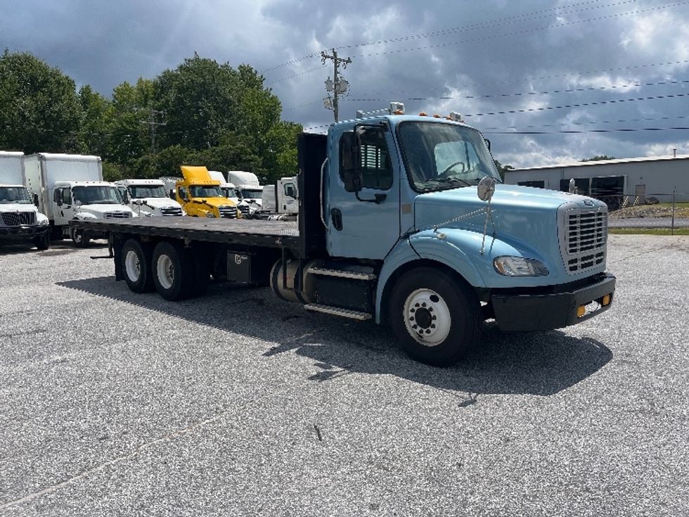 Flatbed Truck-Light and Medium Duty Trucks-Freightliner-2018-M211264S-Greer-SC-140,896\n\t\tmiles-$ 90,250 - Image 1
