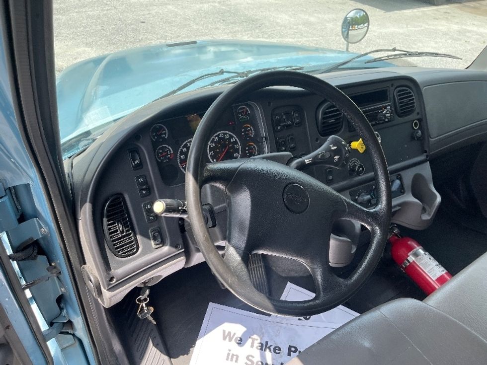 Flatbed Truck-Light and Medium Duty Trucks-Freightliner-2018-M211264S-Greer-SC-140,896\n\t\tmiles-$ 90,250 - Image 14