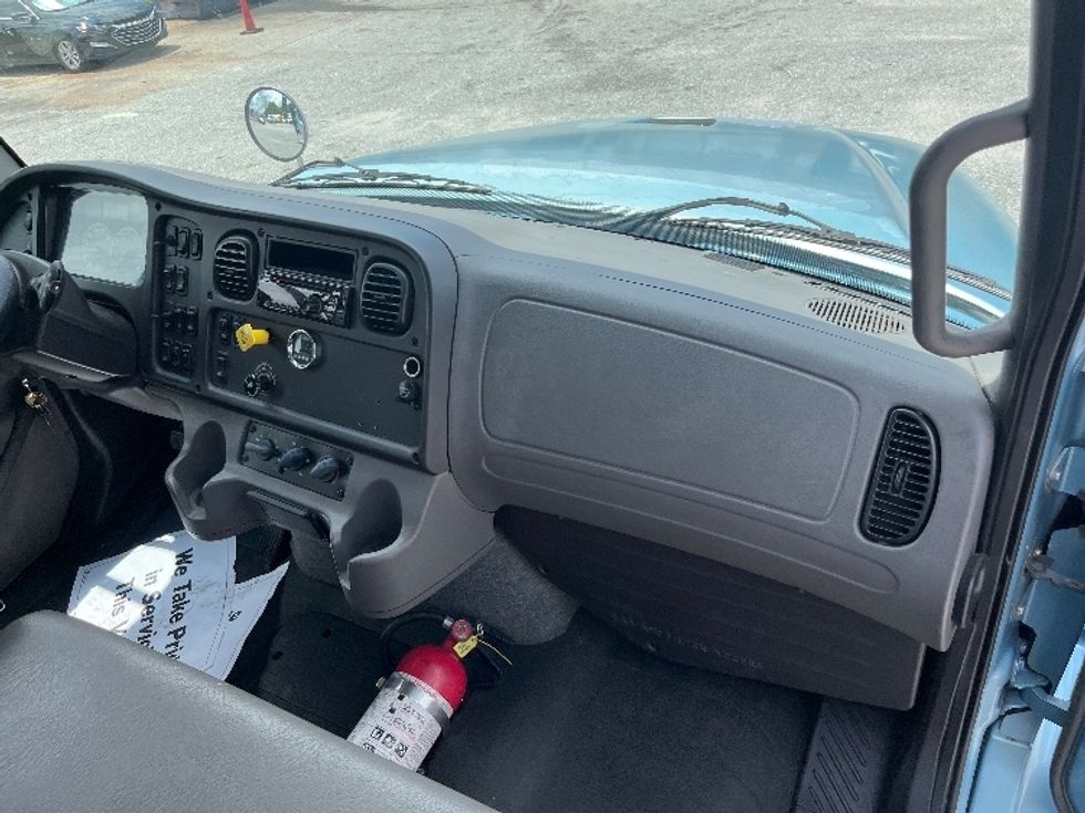 Flatbed Truck-Light and Medium Duty Trucks-Freightliner-2018-M211264S-Greer-SC-140,896\n\t\tmiles-$ 90,250 - Image 18