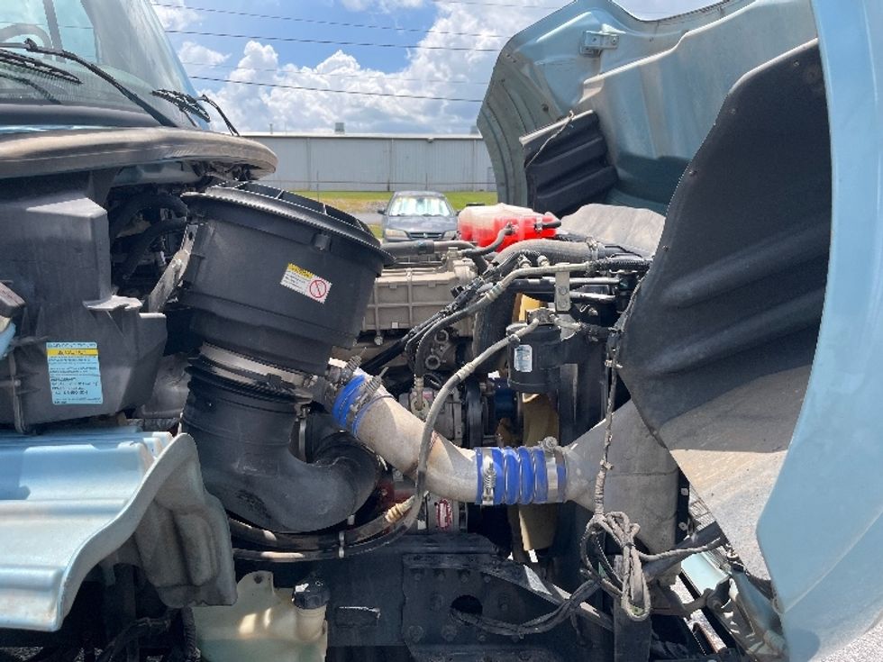 Flatbed Truck-Light and Medium Duty Trucks-Freightliner-2018-M211264S-Greer-SC-140,896\n\t\tmiles-$ 90,250 - Image 19