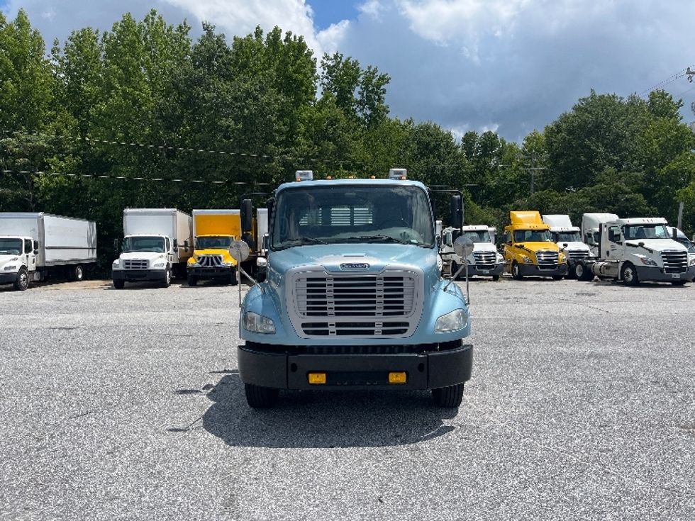 Flatbed Truck-Light and Medium Duty Trucks-Freightliner-2018-M211264S-Greer-SC-140,896\n\t\tmiles-$ 90,250 - Image 2