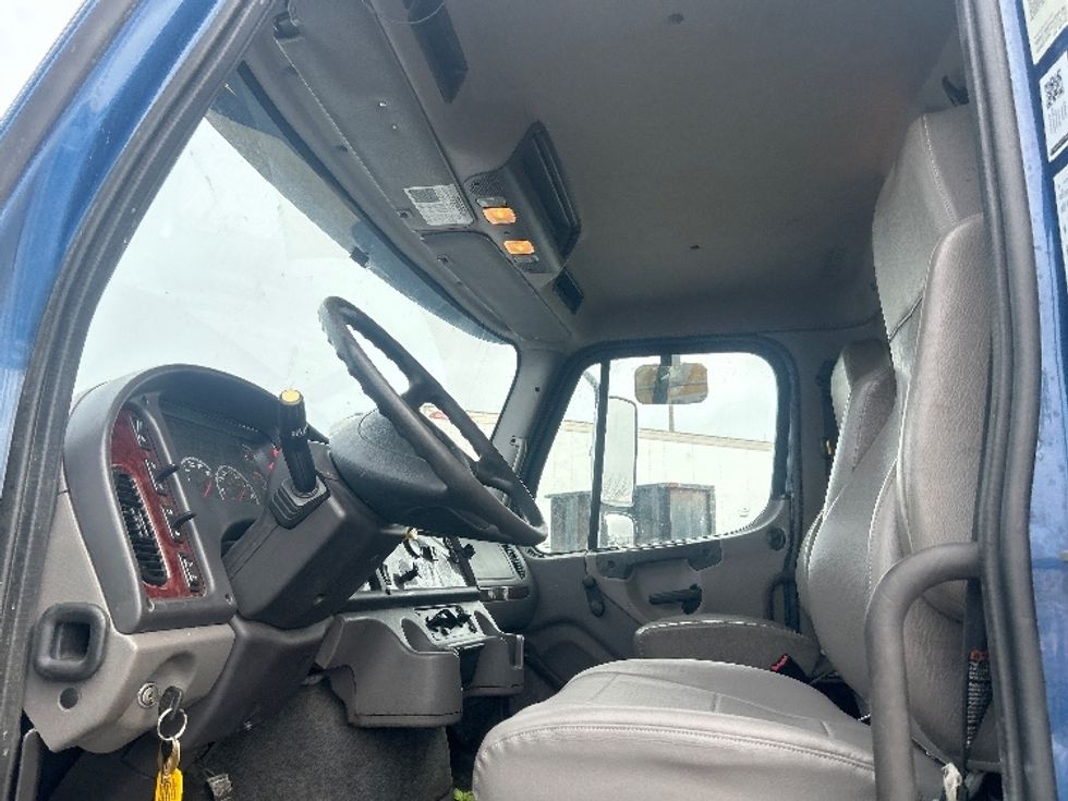 Flatbed Truck-Light and Medium Duty Trucks-Freightliner-2018-M211264S-Middlefield-OH-309,275\n\t\tmiles-$ 73,750 - Image 13