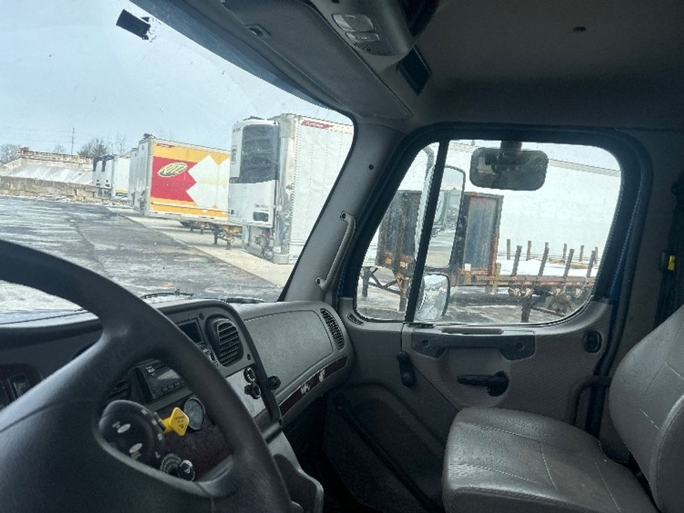 Flatbed Truck-Light and Medium Duty Trucks-Freightliner-2018-M211264S-Middlefield-OH-309,275\n\t\tmiles-$ 73,750 - Image 16