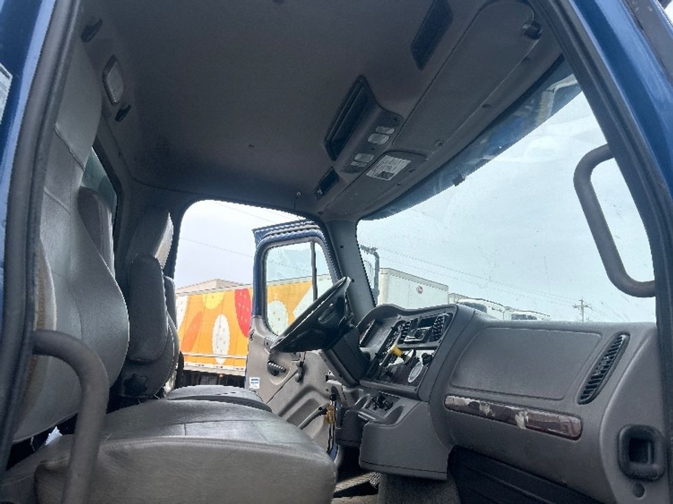 Flatbed Truck-Light and Medium Duty Trucks-Freightliner-2018-M211264S-Middlefield-OH-309,275\n\t\tmiles-$ 73,750 - Image 17