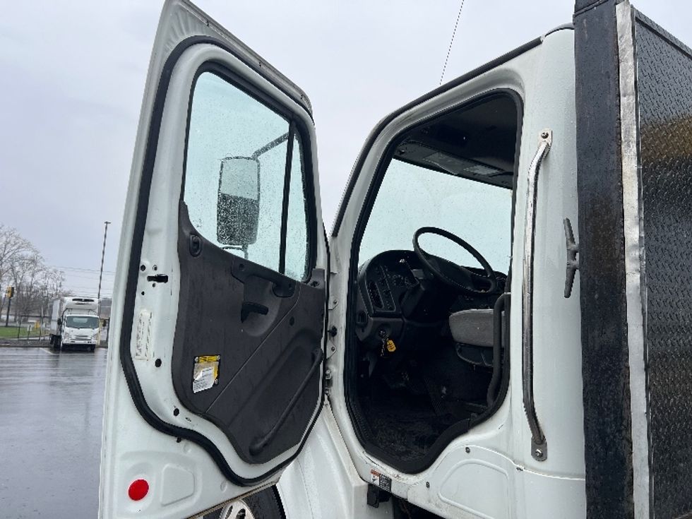 Flatbed Truck-Light and Medium Duty Trucks-Freightliner-2018-M211264S-Westfield-MA-398,294\n\t\tmiles-$ 80,750 - Image 12