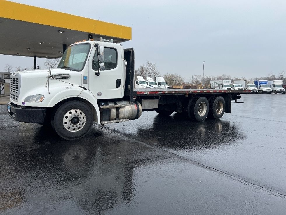 Flatbed Truck-Light and Medium Duty Trucks-Freightliner-2018-M211264S-Westfield-MA-398,294\n\t\tmiles-$ 80,750 - Image 3