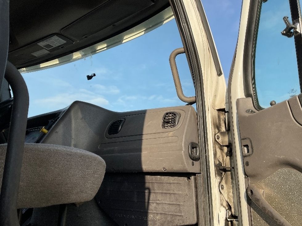 Flatbed Truck-Light and Medium Duty Trucks-Freightliner-2019-114SD-Albany-NY-223,120\n\t\tmiles-$ 118,500 - Image 18