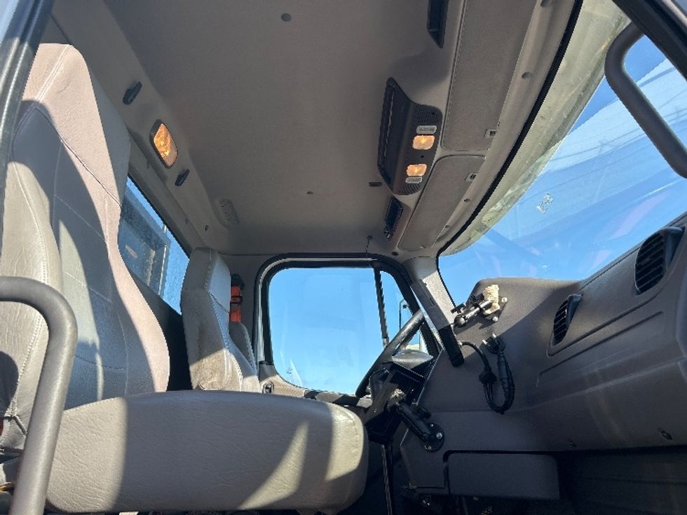 Flatbed Truck-Light and Medium Duty Trucks-Freightliner-2019-114SD-Beaumont-TX-240,563\n\t\tmiles-$ 30,000 - Image 18