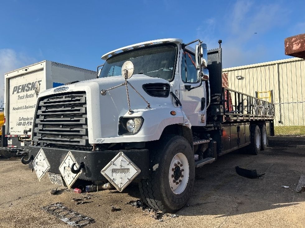 Flatbed Truck-Light and Medium Duty Trucks-Freightliner-2019-114SD-Beaumont-TX-240,563\n\t\tmiles-$ 30,000 - Image 3