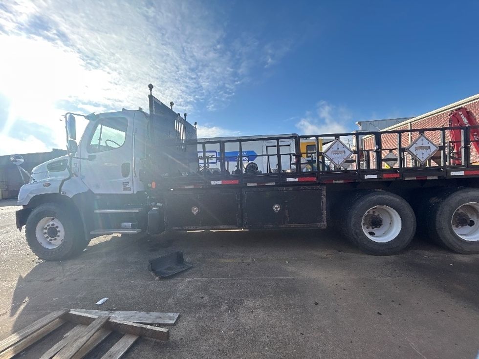 Flatbed Truck-Light and Medium Duty Trucks-Freightliner-2019-114SD-Beaumont-TX-240,563\n\t\tmiles-$ 30,000 - Image 4