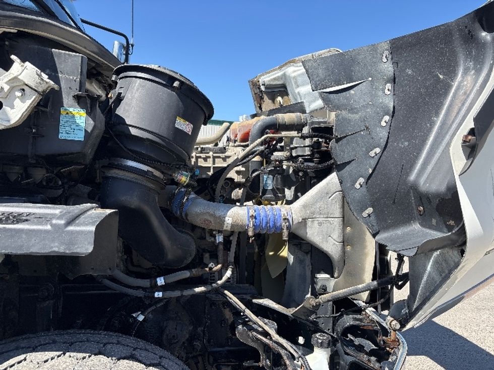 Flatbed Truck-Light and Medium Duty Trucks-Freightliner-2019-114SD-Calgary-AB-146,512\n\t\tkm-$ 143,500 - Image 19