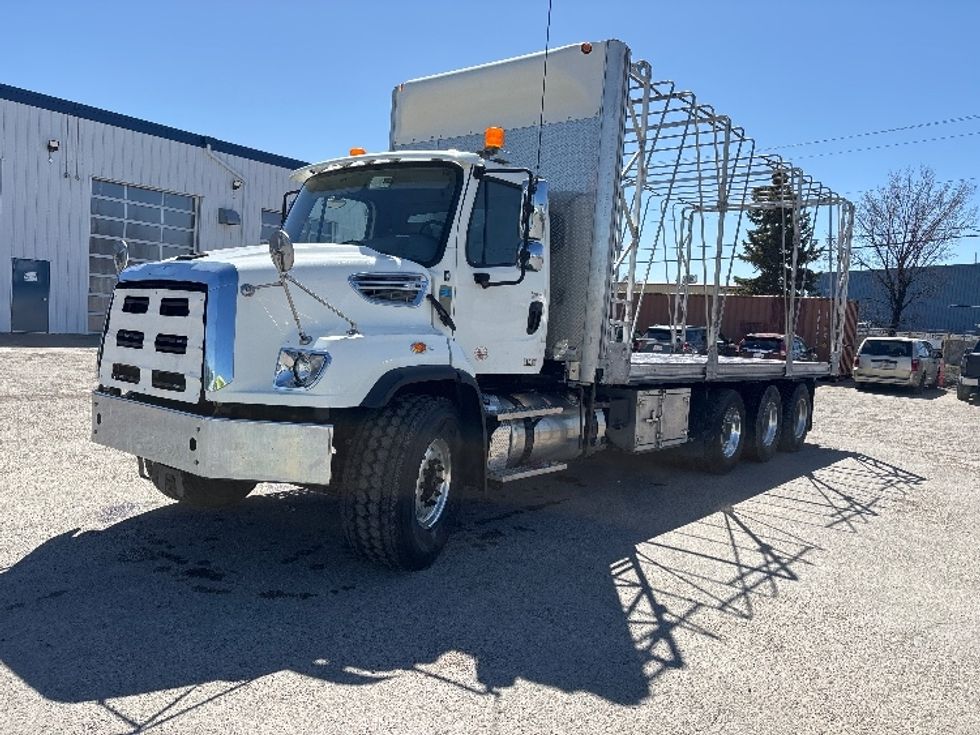 Flatbed Truck-Light and Medium Duty Trucks-Freightliner-2019-114SD-Calgary-AB-146,512\n\t\tkm-$ 143,500 - Image 3
