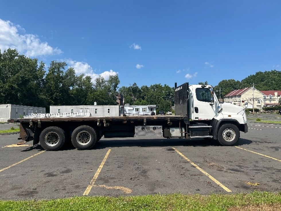 Flatbed Truck-Light and Medium Duty Trucks-Freightliner-2019-114SD-Chicopee-MA-166,433\n\t\tmiles-$ 109,250 - Image 15