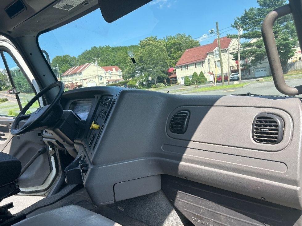 Flatbed Truck-Light and Medium Duty Trucks-Freightliner-2019-114SD-Chicopee-MA-166,433\n\t\tmiles-$ 109,250 - Image 21