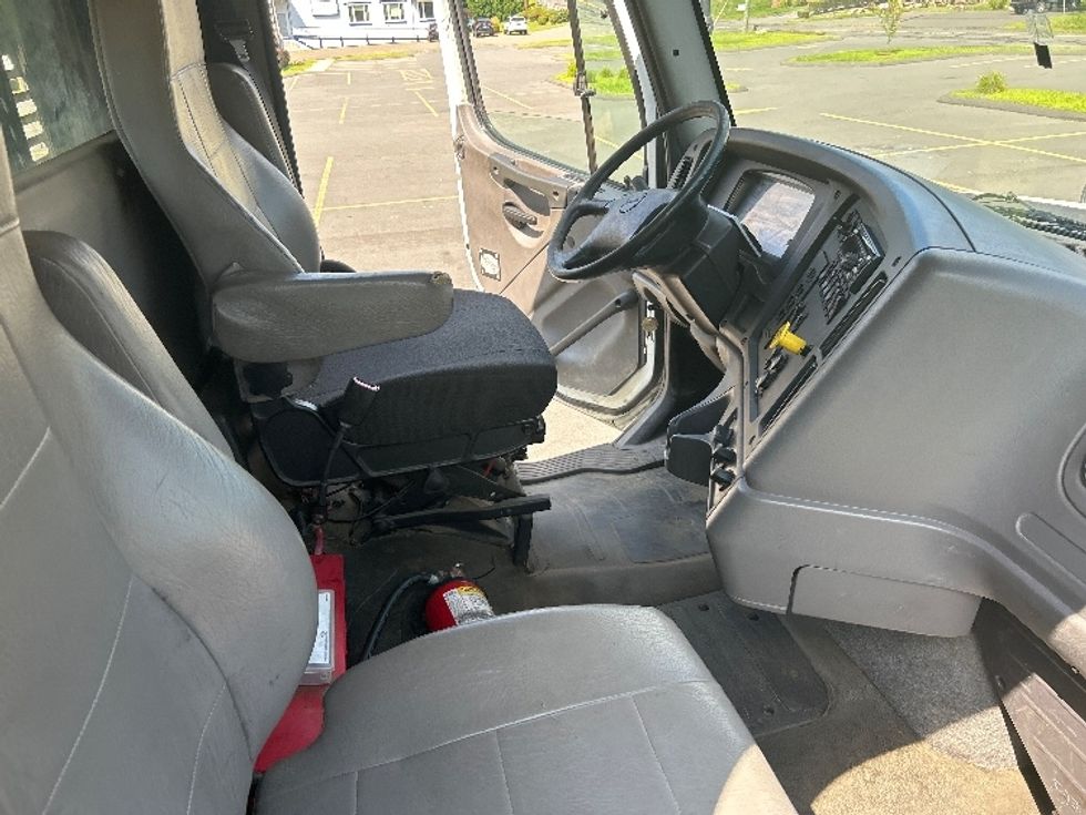 Flatbed Truck-Light and Medium Duty Trucks-Freightliner-2019-114SD-Chicopee-MA-166,433\n\t\tmiles-$ 109,250 - Image 22