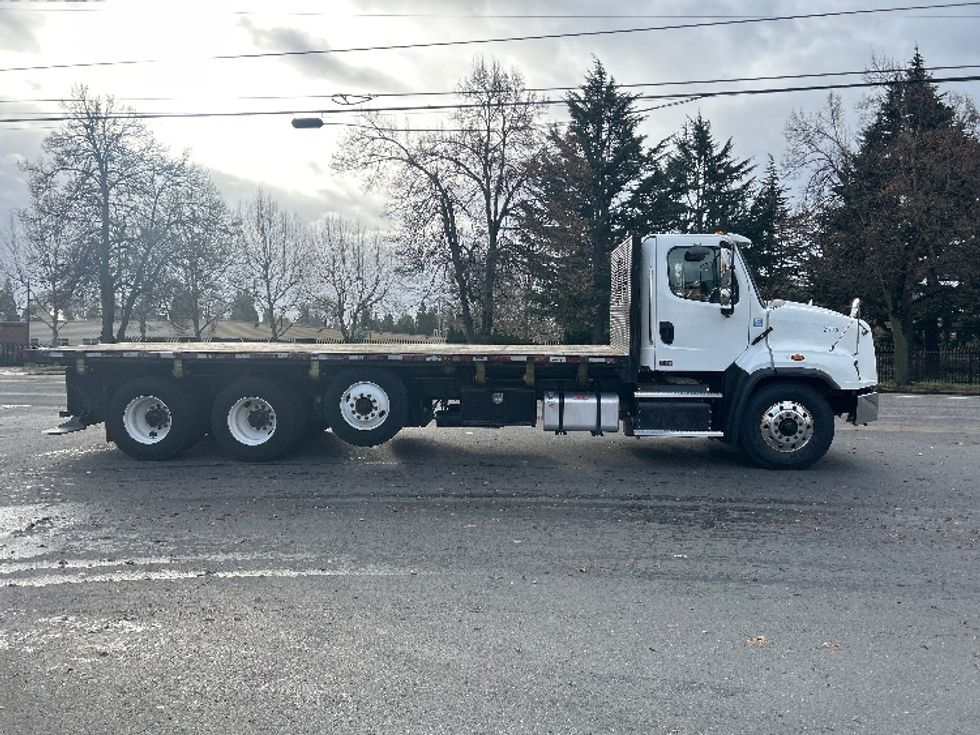 Flatbed Truck-Light and Medium Duty Trucks-Freightliner-2019-114SD-Clackamas-OR-198,981\n\t\tmiles-$ 98,250 - Image 13