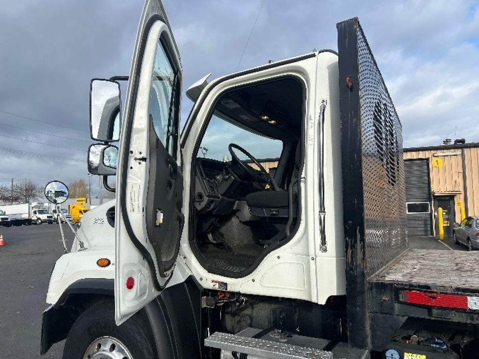 Flatbed Truck-Light and Medium Duty Trucks-Freightliner-2019-114SD-Clackamas-OR-198,981\n\t\tmiles-$ 98,250 - Image 14