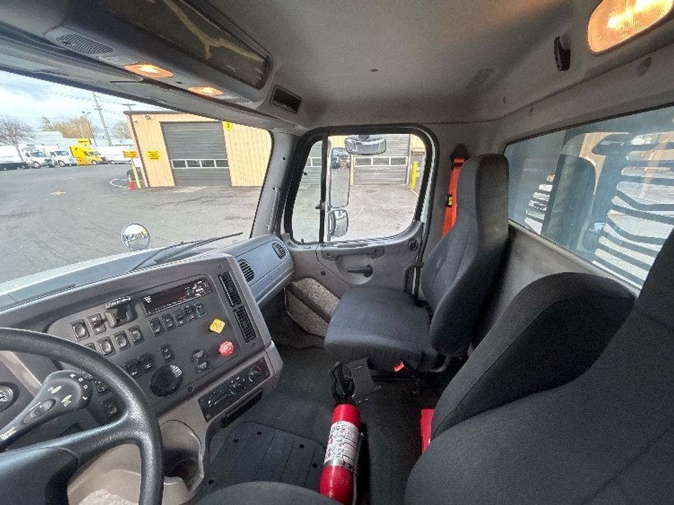 Flatbed Truck-Light and Medium Duty Trucks-Freightliner-2019-114SD-Clackamas-OR-198,981\n\t\tmiles-$ 98,250 - Image 17