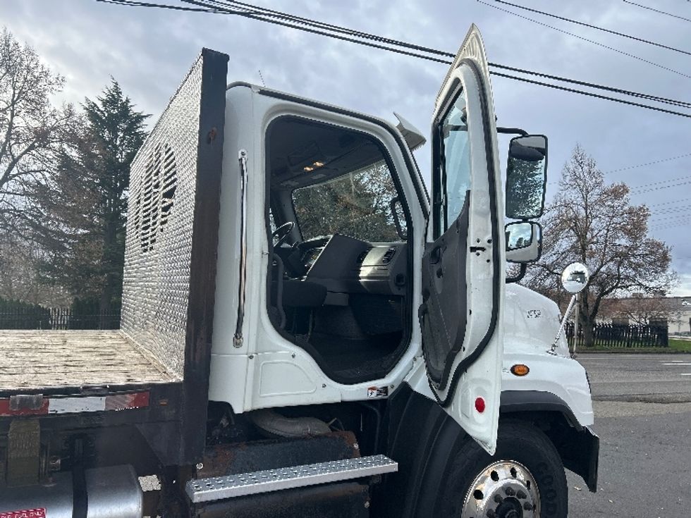 Flatbed Truck-Light and Medium Duty Trucks-Freightliner-2019-114SD-Clackamas-OR-198,981\n\t\tmiles-$ 98,250 - Image 18