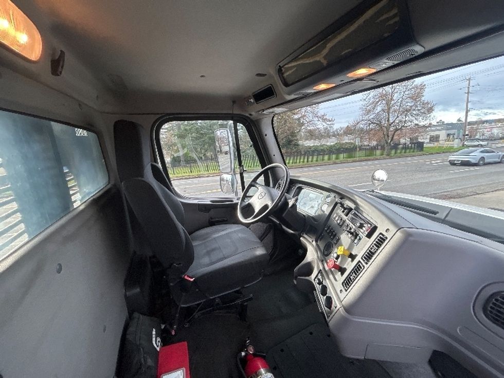Flatbed Truck-Light and Medium Duty Trucks-Freightliner-2019-114SD-Clackamas-OR-198,981\n\t\tmiles-$ 98,250 - Image 20