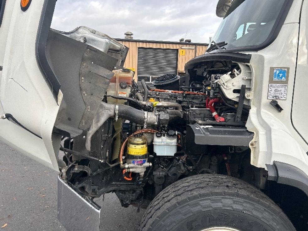 Flatbed Truck-Light and Medium Duty Trucks-Freightliner-2019-114SD-Clackamas-OR-198,981\n\t\tmiles-$ 98,250 - Image 22