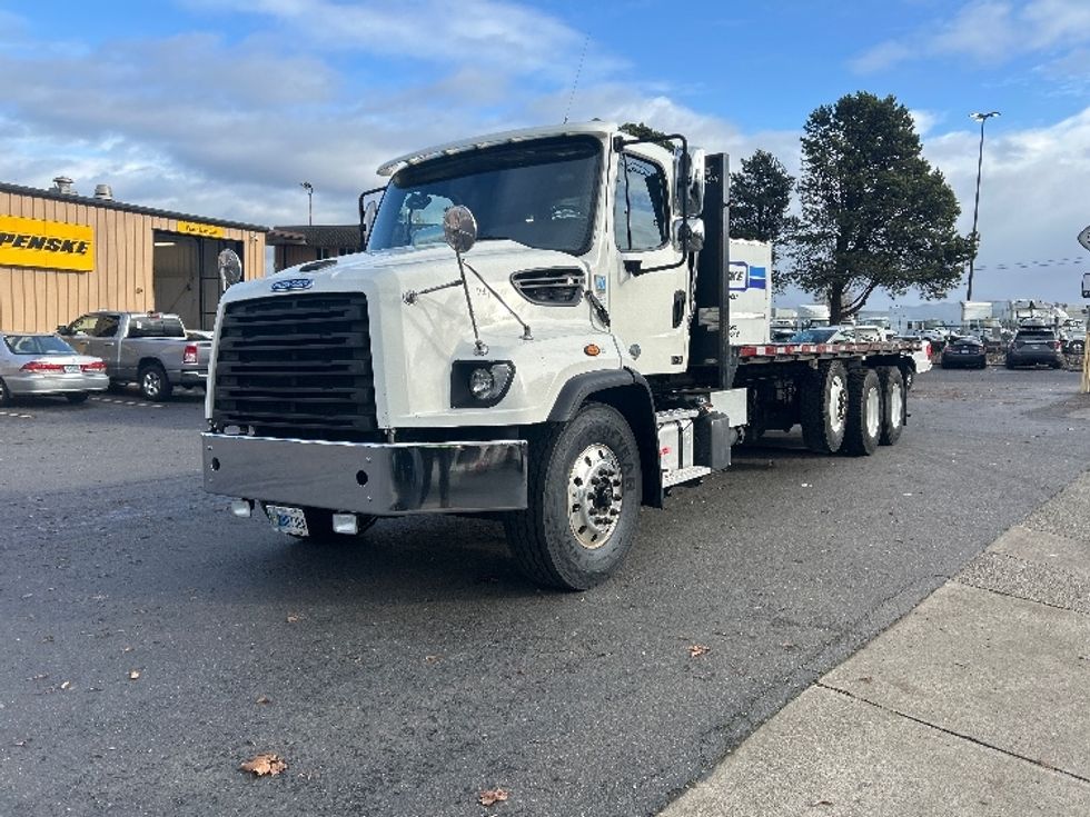 Flatbed Truck-Light and Medium Duty Trucks-Freightliner-2019-114SD-Clackamas-OR-198,981\n\t\tmiles-$ 98,250 - Image 3