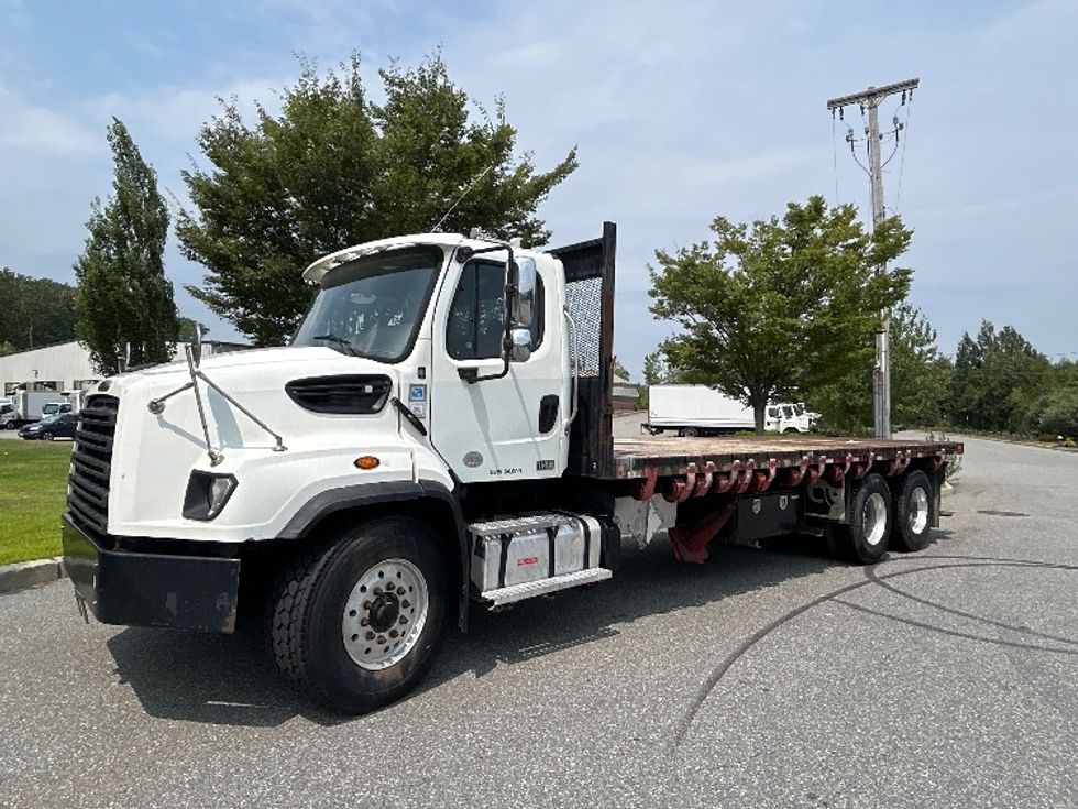 Flatbed Truck-Light and Medium Duty Trucks-Freightliner-2019-114SD-Fitchburg-MA-235,691\n\t\tmiles-$ 95,000 - Image 1