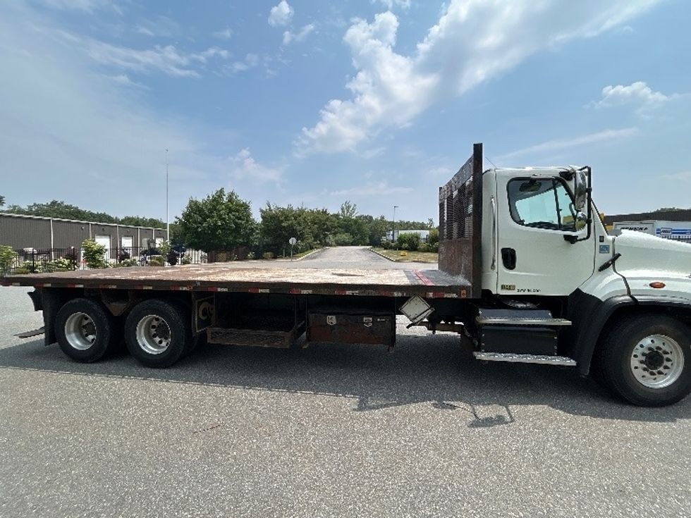 Flatbed Truck-Light and Medium Duty Trucks-Freightliner-2019-114SD-Fitchburg-MA-235,691\n\t\tmiles-$ 95,000 - Image 14
