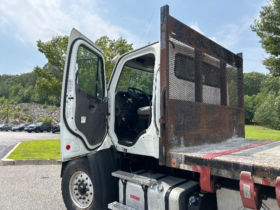 Flatbed Truck-Light and Medium Duty Trucks-Freightliner-2019-114SD-Fitchburg-MA-235,691\n\t\tmiles-$ 95,000 - Image 15