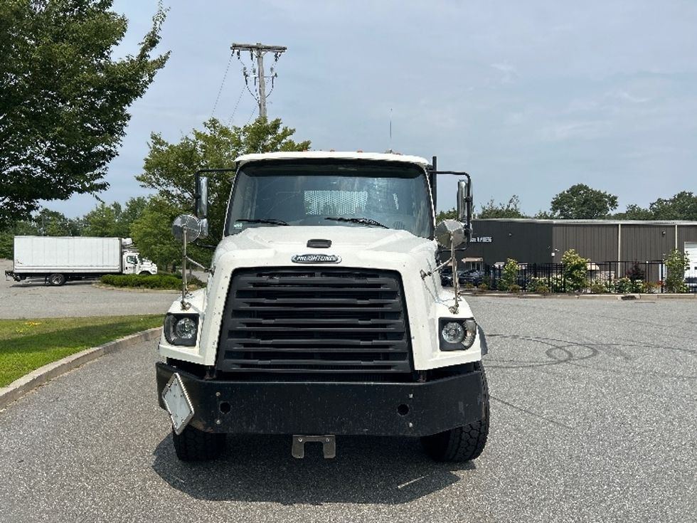 Flatbed Truck-Light and Medium Duty Trucks-Freightliner-2019-114SD-Fitchburg-MA-235,691\n\t\tmiles-$ 95,000 - Image 2