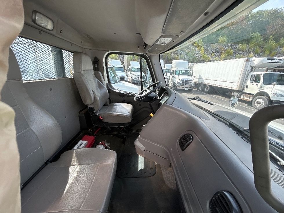 Flatbed Truck-Light and Medium Duty Trucks-Freightliner-2019-114SD-Fitchburg-MA-235,691\n\t\tmiles-$ 95,000 - Image 21