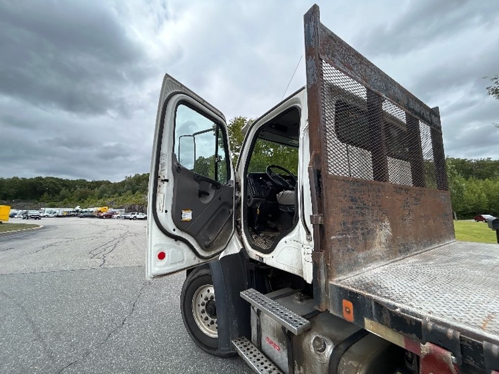Flatbed Truck-Light and Medium Duty Trucks-Freightliner-2019-114SD-Fitchburg-MA-330,615\n\t\tmiles-$ 92,250 - Image 15