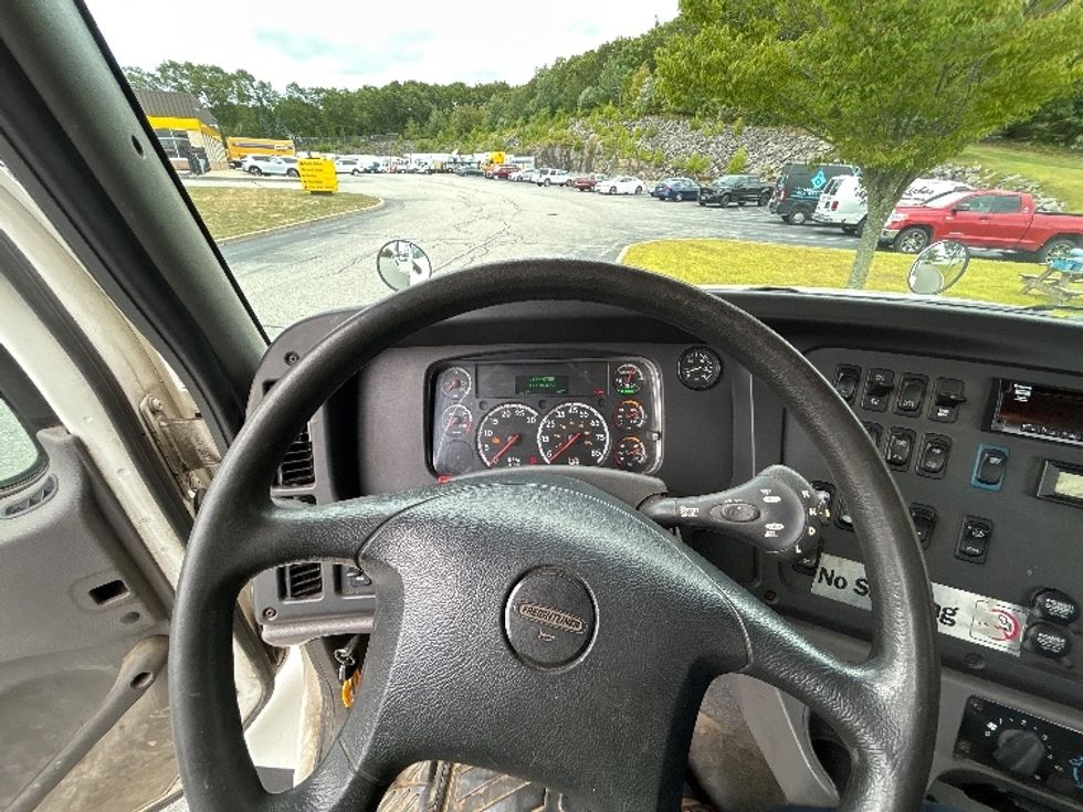 Flatbed Truck-Light and Medium Duty Trucks-Freightliner-2019-114SD-Fitchburg-MA-330,615\n\t\tmiles-$ 92,250 - Image 17