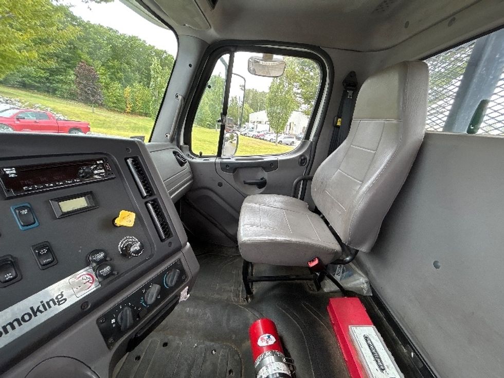 Flatbed Truck-Light and Medium Duty Trucks-Freightliner-2019-114SD-Fitchburg-MA-330,615\n\t\tmiles-$ 92,250 - Image 18