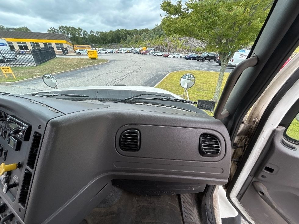 Flatbed Truck-Light and Medium Duty Trucks-Freightliner-2019-114SD-Fitchburg-MA-330,615\n\t\tmiles-$ 92,250 - Image 20