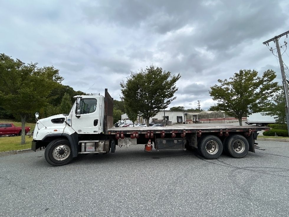 Flatbed Truck-Light and Medium Duty Trucks-Freightliner-2019-114SD-Fitchburg-MA-330,615\n\t\tmiles-$ 92,250 - Image 4