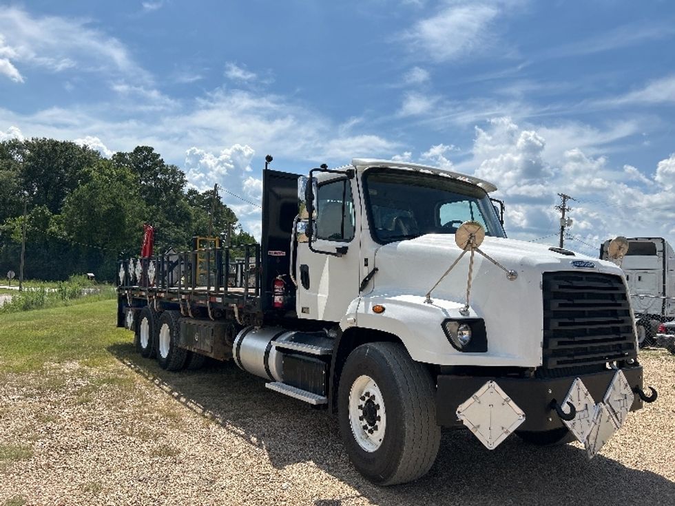 Flatbed Truck-Light and Medium Duty Trucks-Freightliner-2019-114SD-Hattiesburg-MS-257,409\n\t\tmiles-$ 98,250 - Image 1