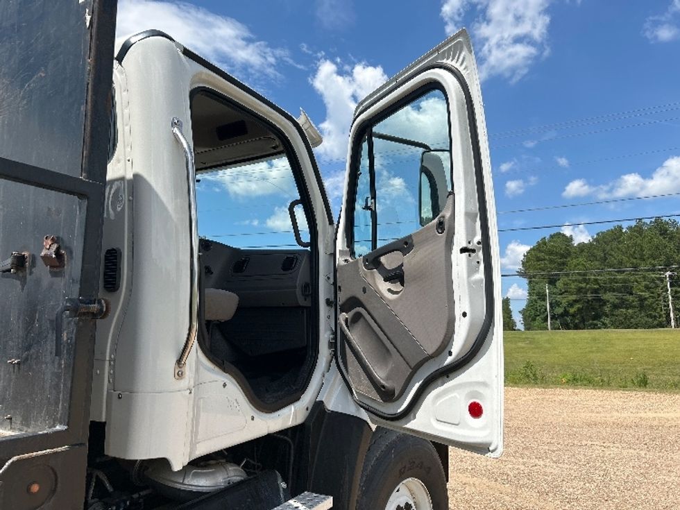 Flatbed Truck-Light and Medium Duty Trucks-Freightliner-2019-114SD-Hattiesburg-MS-257,409\n\t\tmiles-$ 98,250 - Image 19