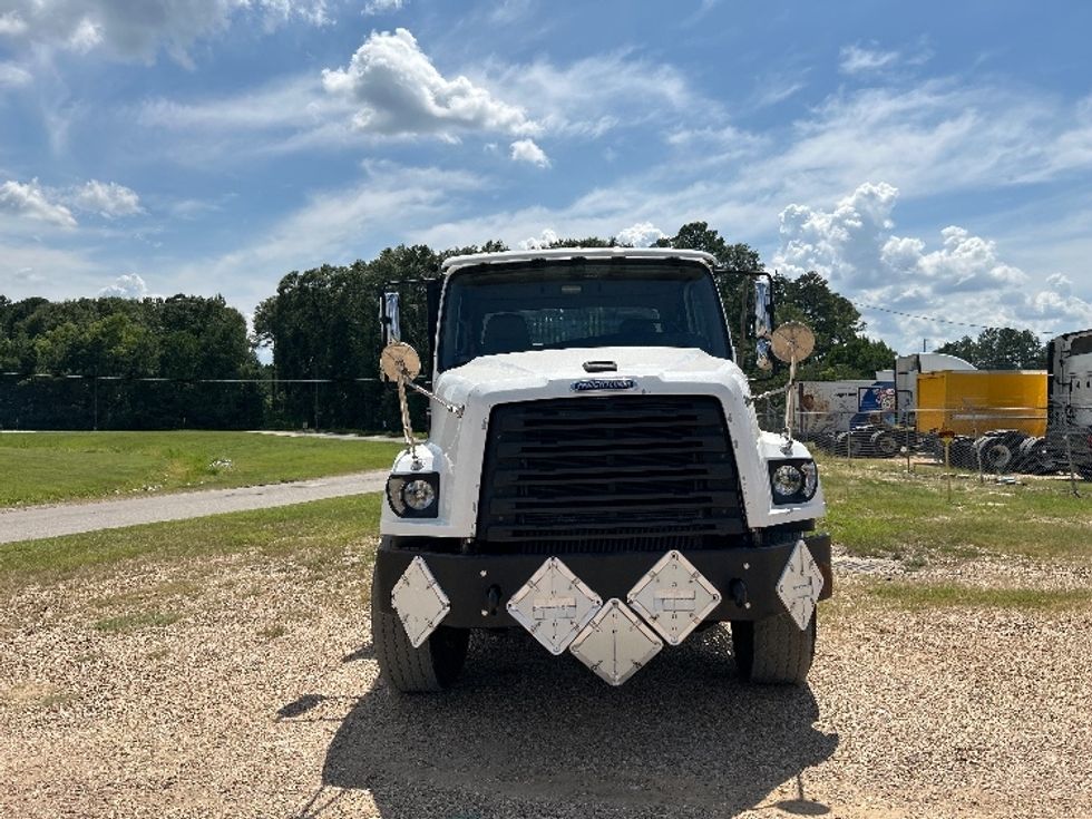 Flatbed Truck-Light and Medium Duty Trucks-Freightliner-2019-114SD-Hattiesburg-MS-257,409\n\t\tmiles-$ 98,250 - Image 2