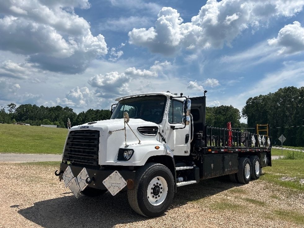 Flatbed Truck-Light and Medium Duty Trucks-Freightliner-2019-114SD-Hattiesburg-MS-257,409\n\t\tmiles-$ 98,250 - Image 3