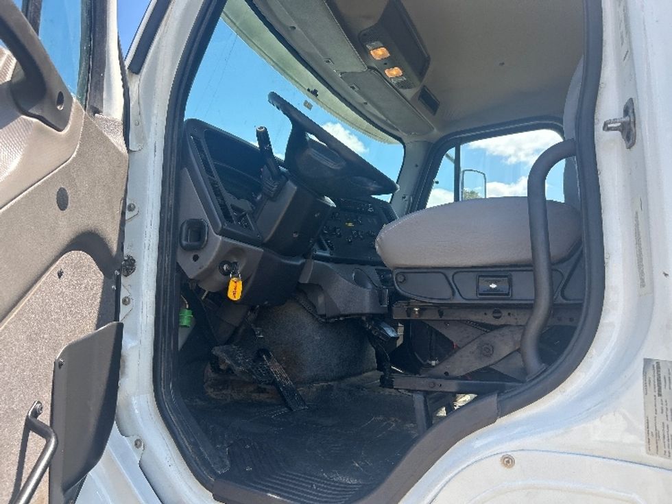 Flatbed Truck-Light and Medium Duty Trucks-Freightliner-2019-114SD-Hattiesburg-MS-312,930\n\t\tmiles-$ 94,000 - Image 16