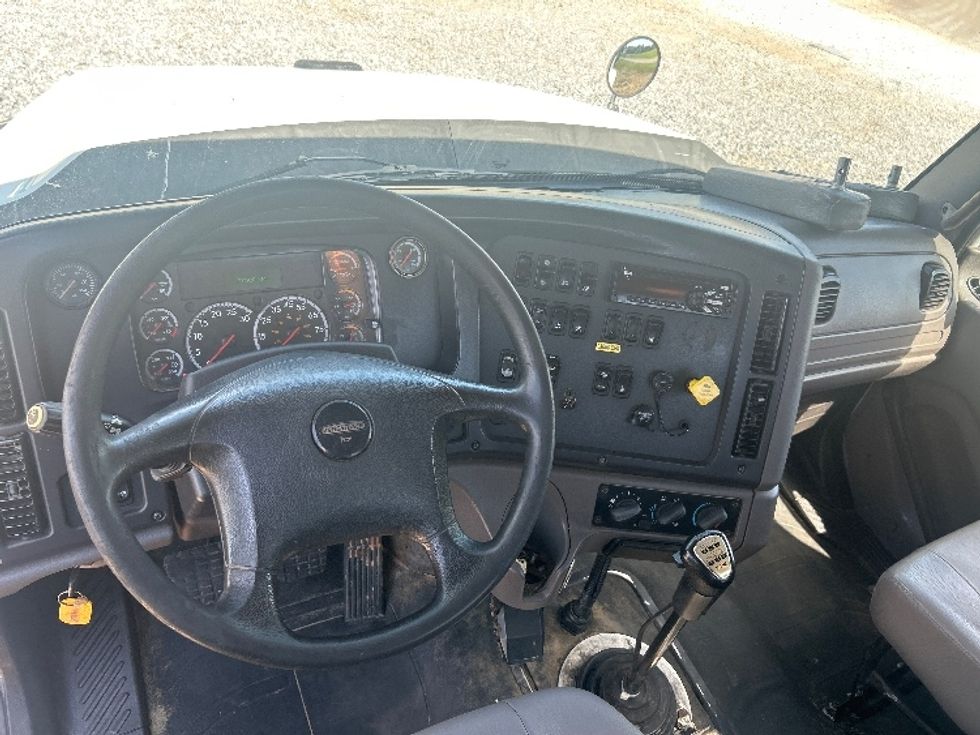 Flatbed Truck-Light and Medium Duty Trucks-Freightliner-2019-114SD-Hattiesburg-MS-312,930\n\t\tmiles-$ 94,000 - Image 18